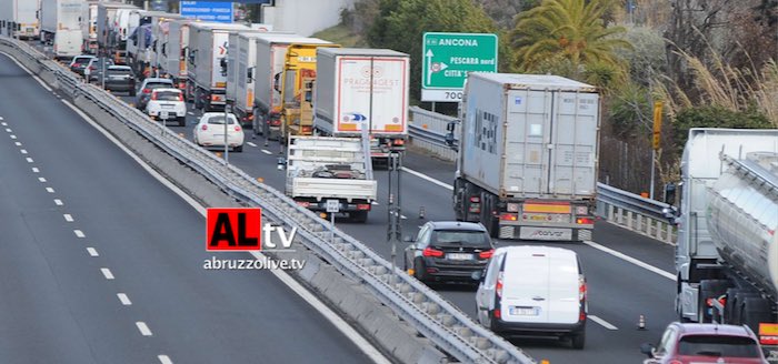 Incidente su A14 tra Pescara e Francavilla: quattro chilometri di coda
