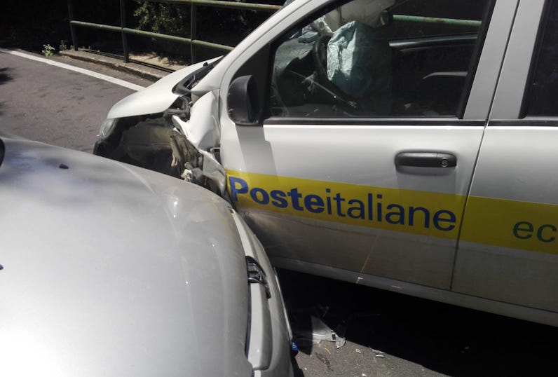 Fossacesia. Schianto tra auto: feriti due postini in servizio