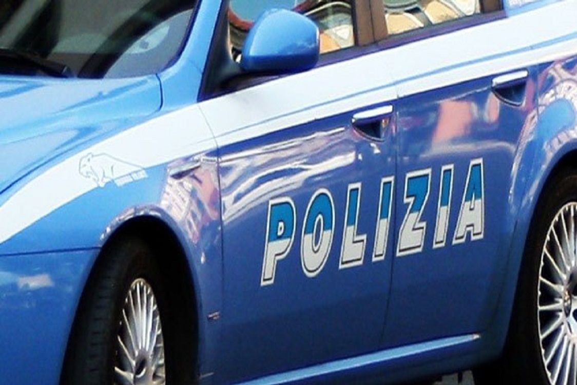 Poliziotto soccorre una donna e lei lo aggredisce. Accade a Vasto