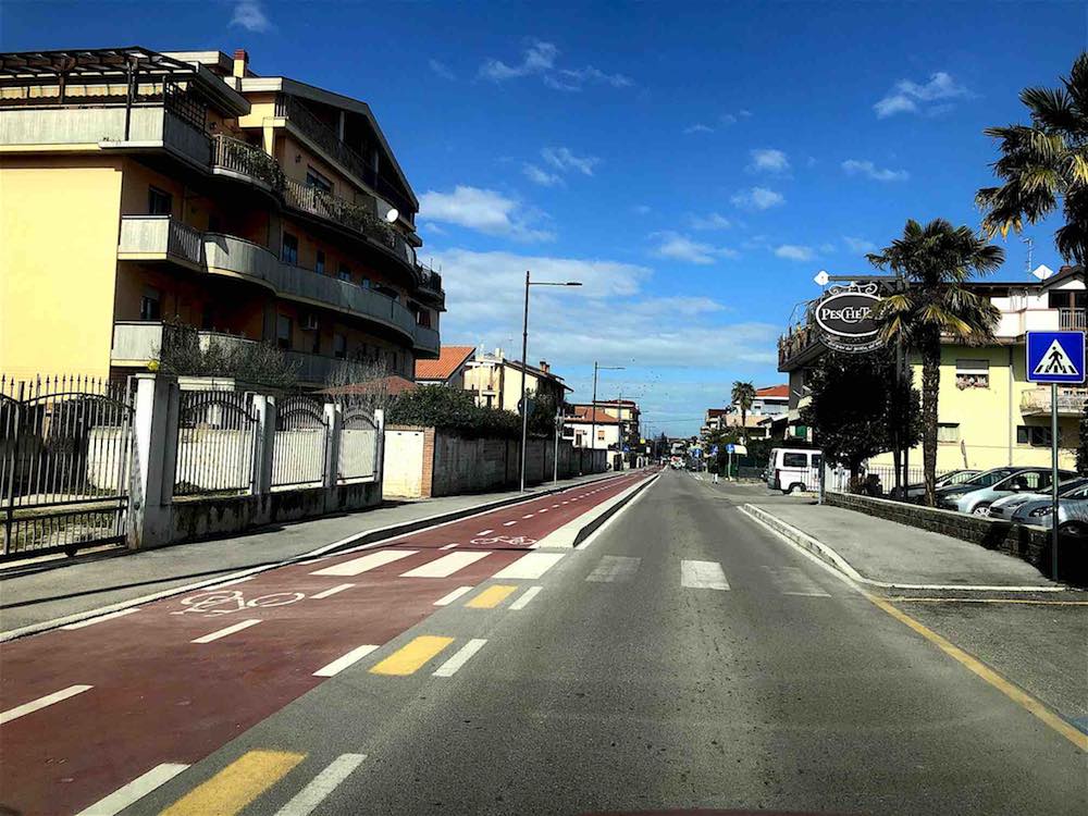 Pista ciclabile di via del Mare a Lanciano. La Procura apre inchiesta. Laccisaglia (Pd): 'Stiamo cambiando la città'. Tracciato chiuso per un mese