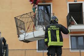 L'Aquila, crollo balconi... antisismici: 37 sott'inchiesta. A volte ritornano...