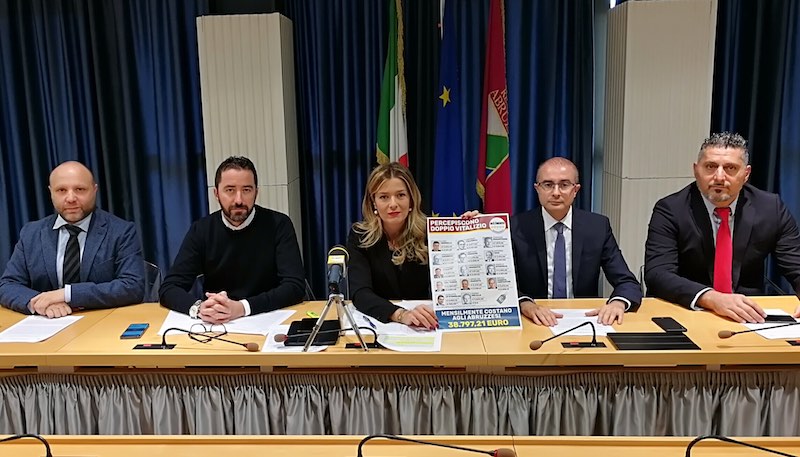 Regione Abruzzo. Doppi e tripli vitalizi: ecco quanto ci costano. I 5Stelle all'attacco