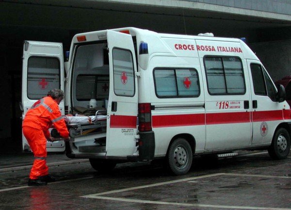 Paglieta. Precipita da muretto durante festeggiamenti Natale. Diciannovenne in condizioni disperate