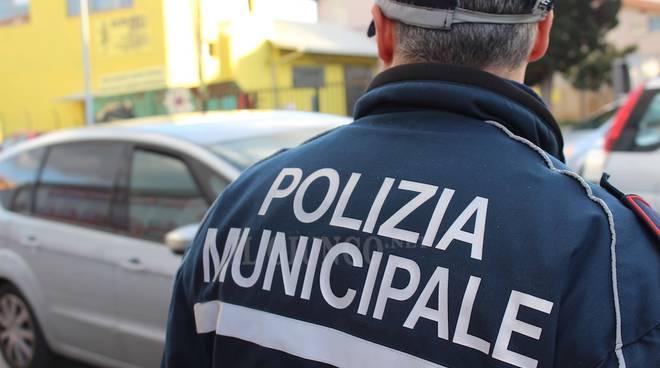 Lanciano. Ghiaccio sull'asfalto: pedone travolto da auto in centro