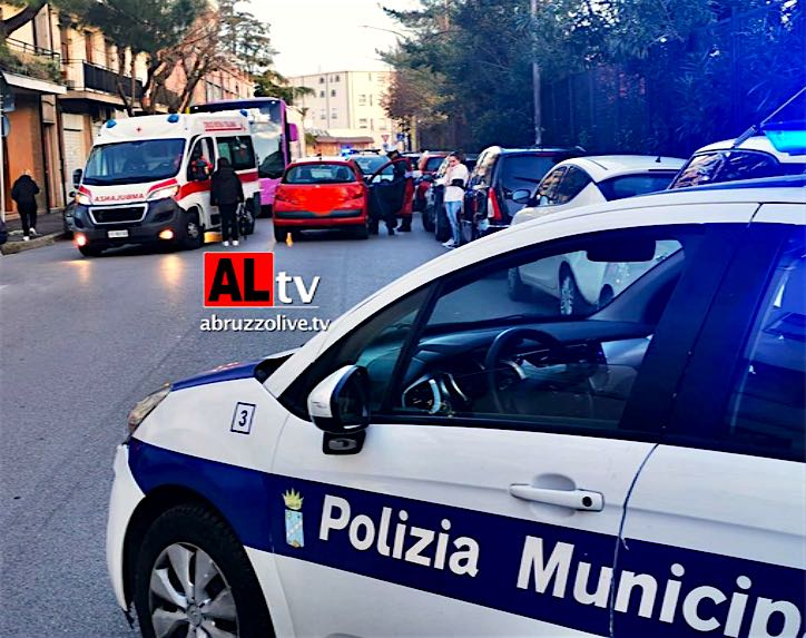 Lanciano. Investita mentre attraversa la strada: 17enne in ospedale