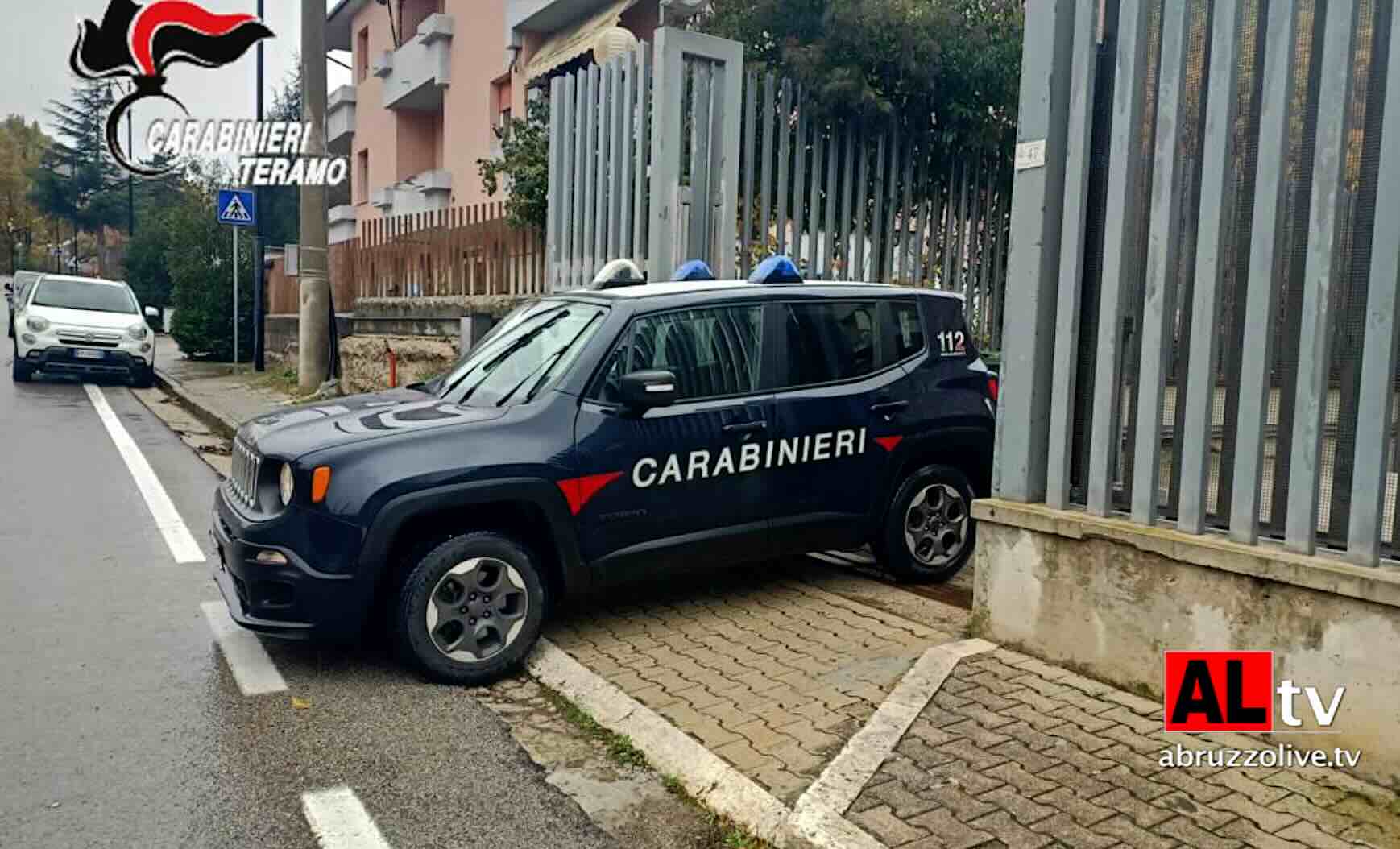 A Silvi bimbo di quattro anni vola dal balcone