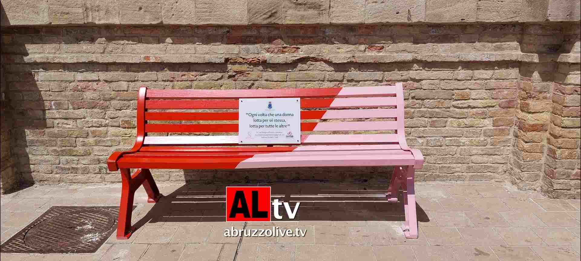 Lanciano. Aspettando il Giro d'Italia femminile... Ecco la panchina rosso/rosa contro la violenza