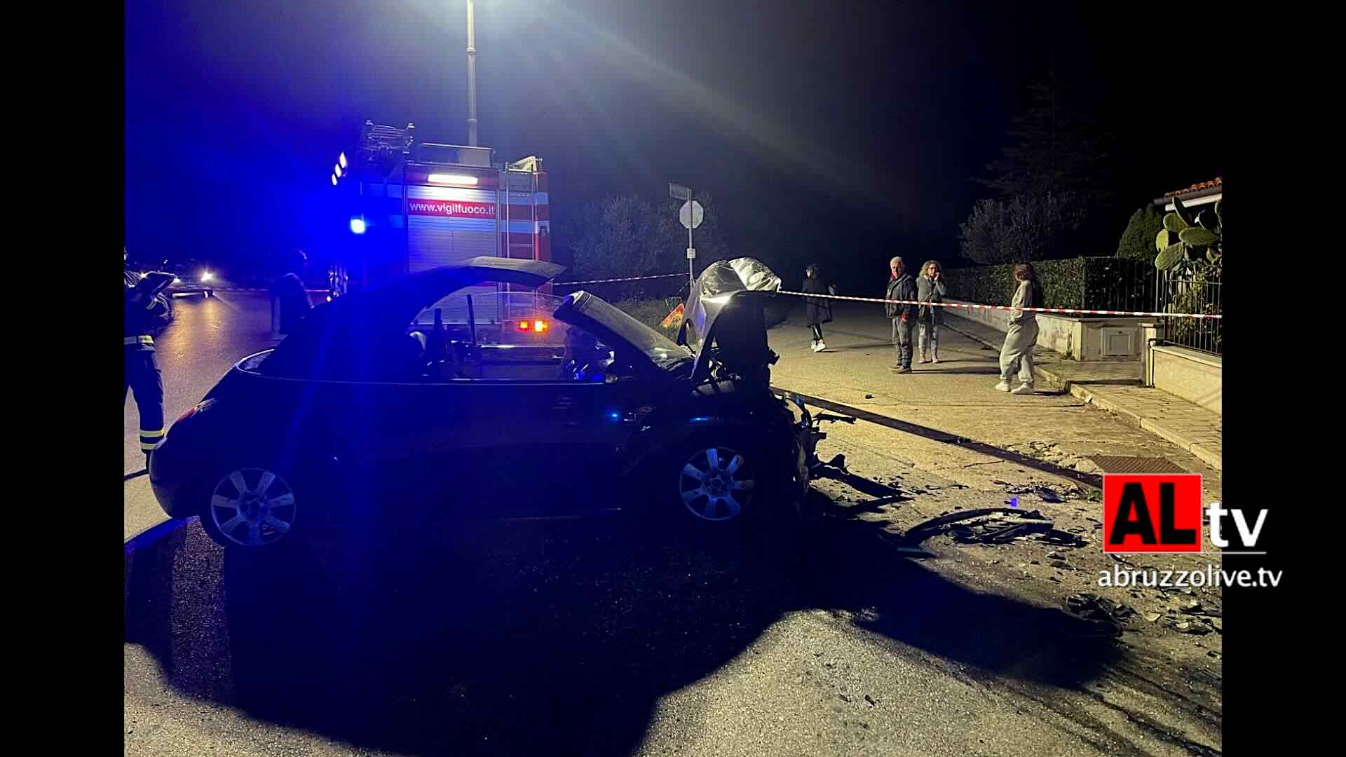 Frontale tra auto a Giulianova: muore una donna, un ferito grave