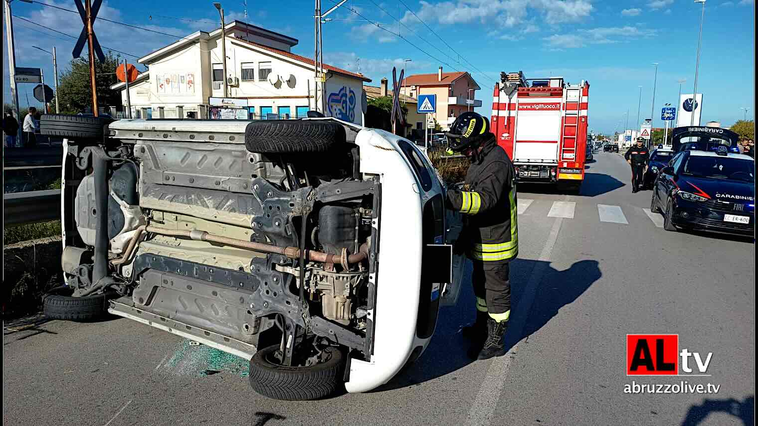 Auto si ribalta dopo tamponamento sulla Lanciano-Treglio 