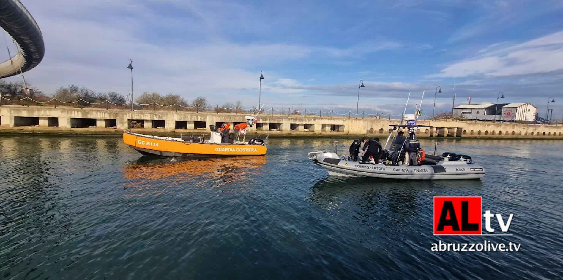 Si lanciò dal Ponte del mare a Pescara: il corpo trovato tra gli scogli nel Brindisino