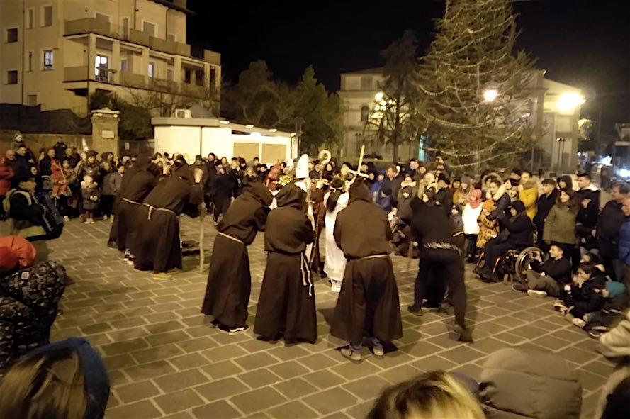 Fossacesia e la leggenda di sant'Antuono. In piazza quattro gruppi popolari