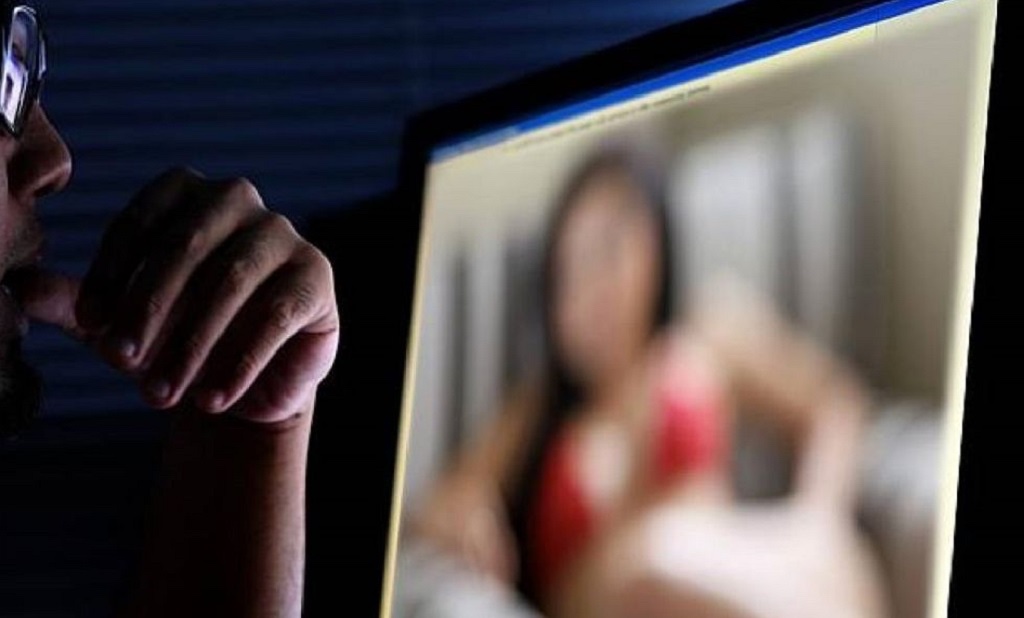 Lanciano. Adescato sul web, scatta il ricatto: 'O paghi o diffondiamo video intimi'