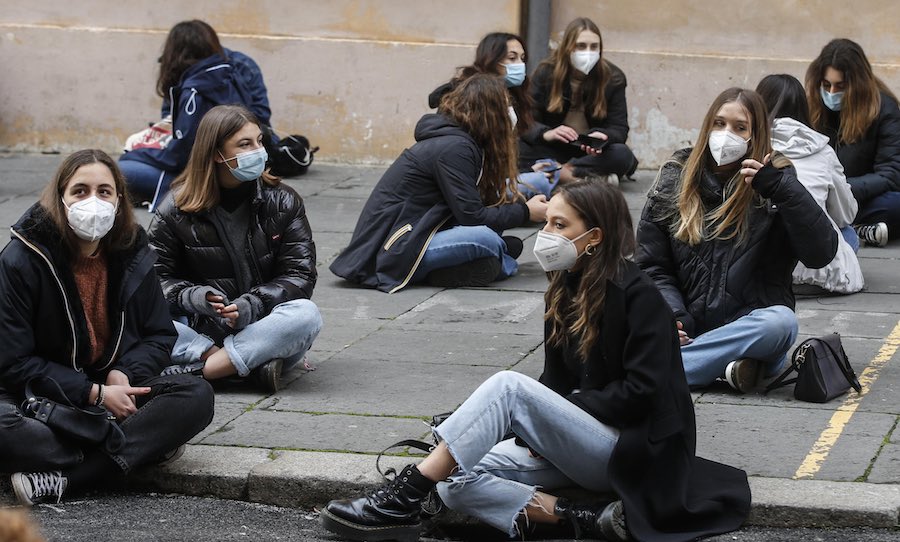 Coronavirus. Scuola. Anche in Abruzzo è 'sciopero' contro la didattica a distanza